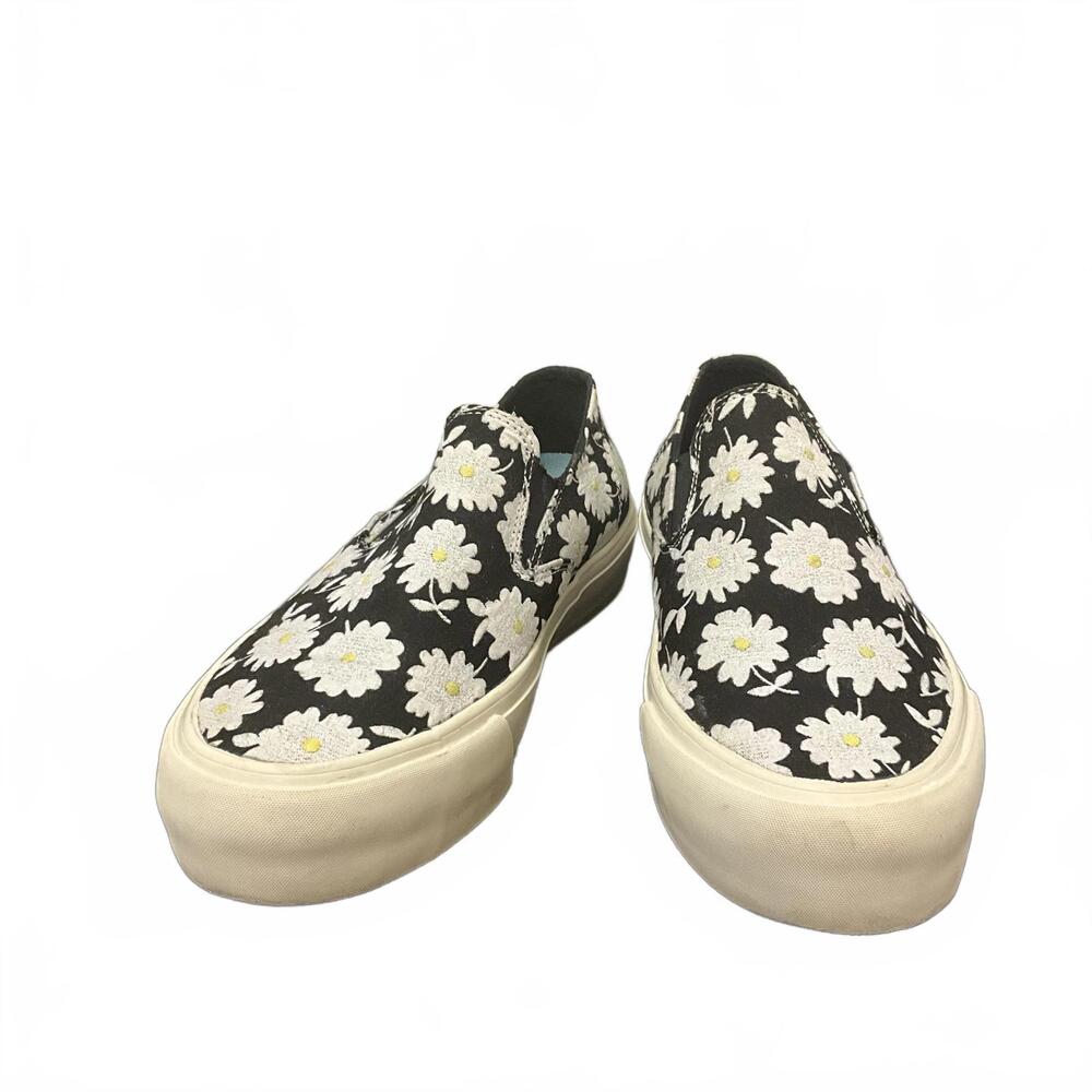 Seavees Women's Size 8.5B Black White Floral Slip on Casual Sneaker